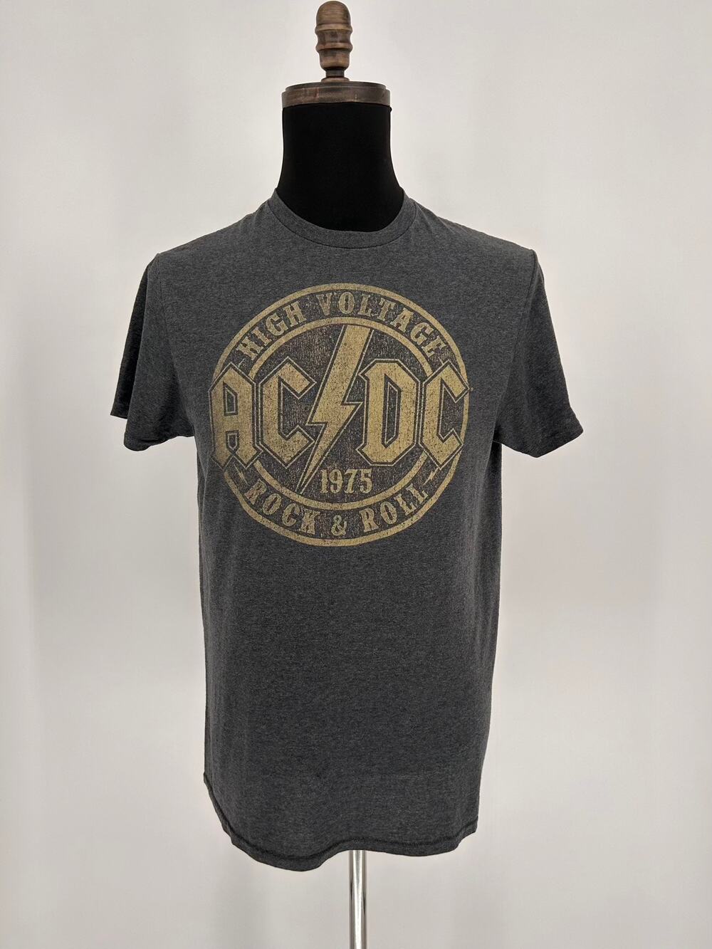 AC/DC High Voltage 1975 Rock & Roll Graphic T-Shirt Mens Size Medium Gray
